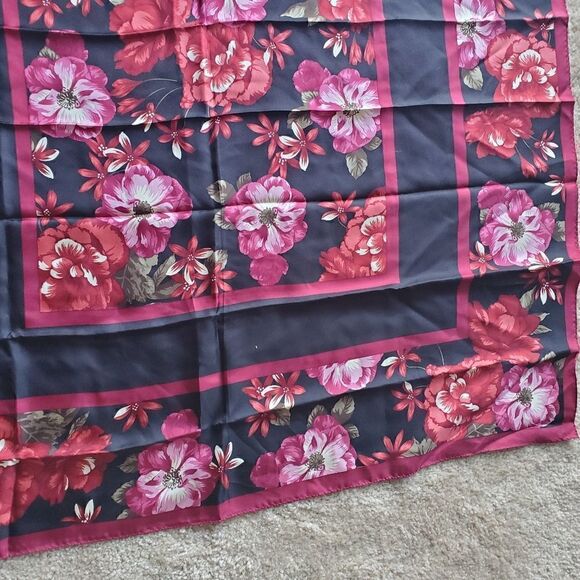 Oscar de la Renta Square Floral Satin scarf wrap - Picture 11 of 14